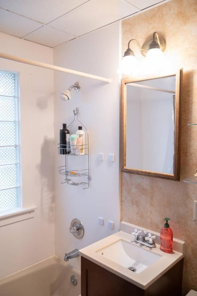 Comfortable 3 Bedroom Craftsman Bungalow In Milwaukee'S Bay View Neighborhood 외부 사진