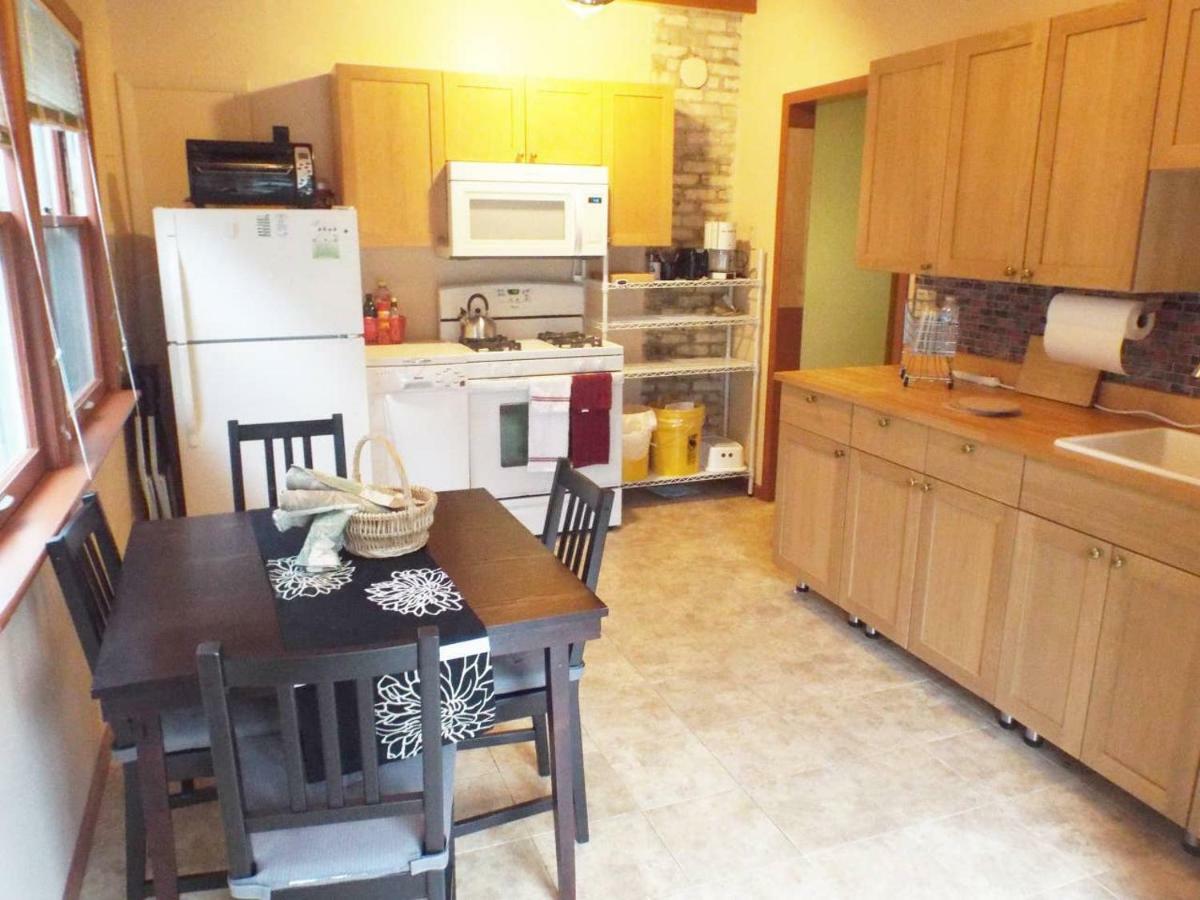 Comfortable 3 Bedroom Craftsman Bungalow In Milwaukee'S Bay View Neighborhood 외부 사진